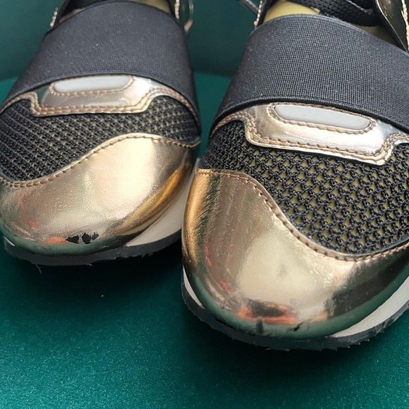 BALENCIAGA GOLD RACE RUNNER SNEAKERS - Picture 8 of 9